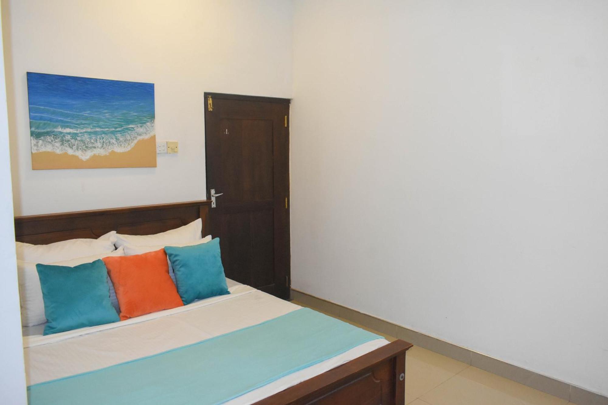 Bhashiz Villa Negombo Bagian luar foto