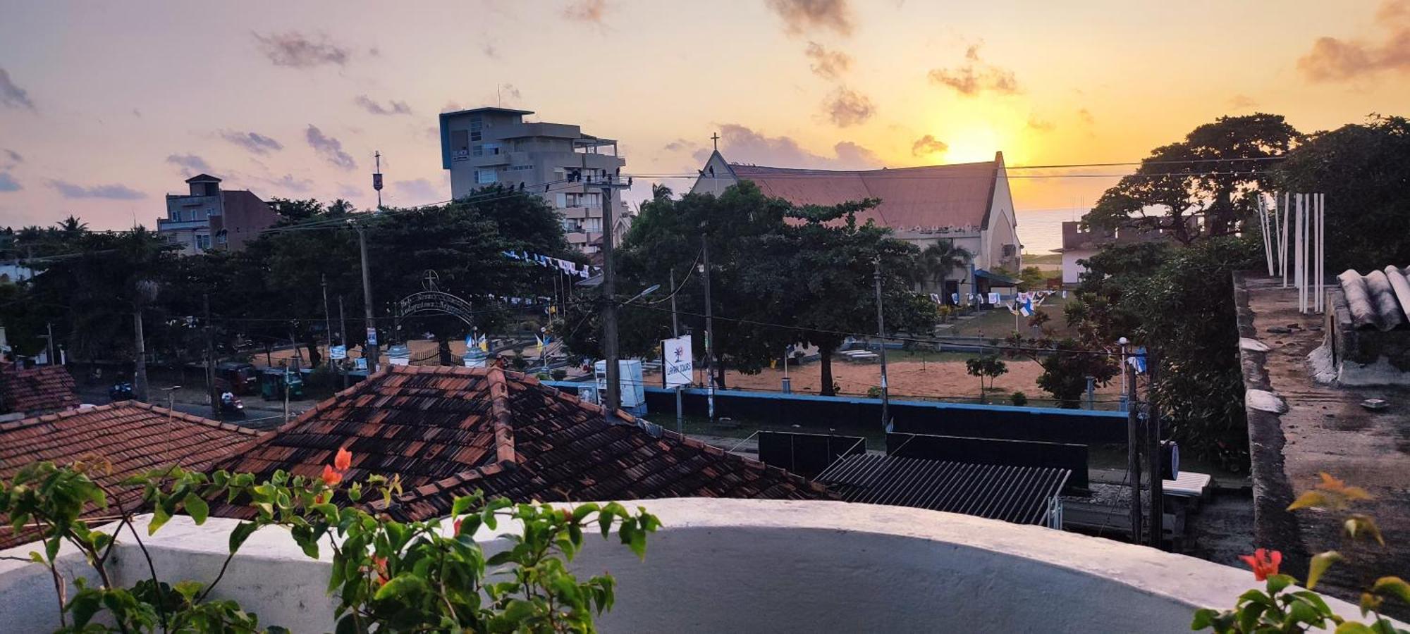 Bhashiz Villa Negombo Bagian luar foto