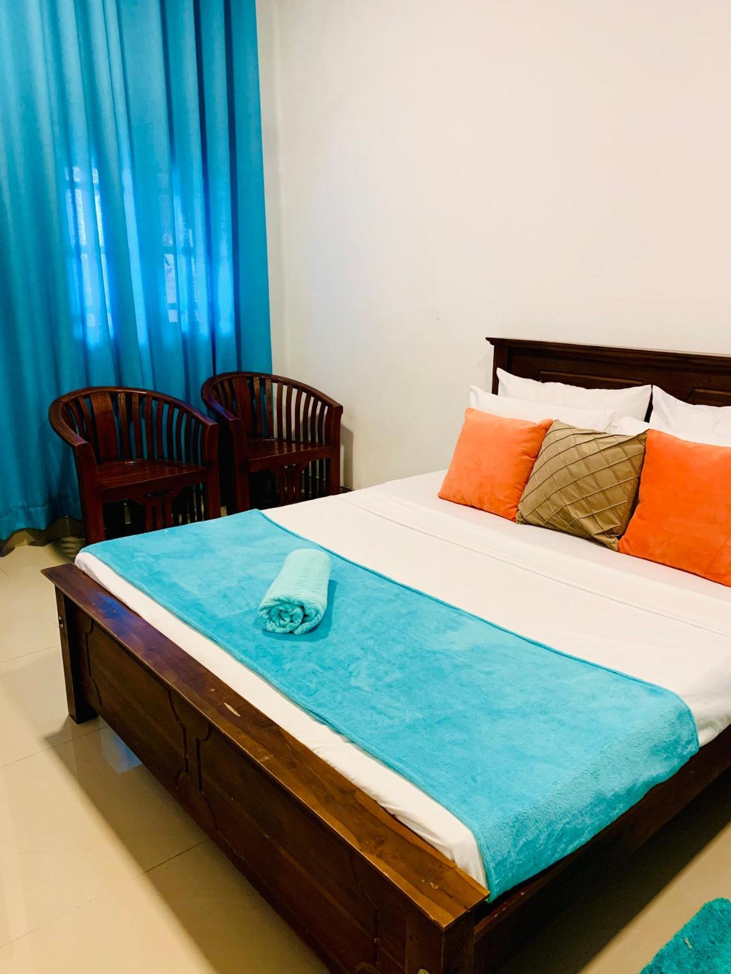 Bhashiz Villa Negombo Bagian luar foto